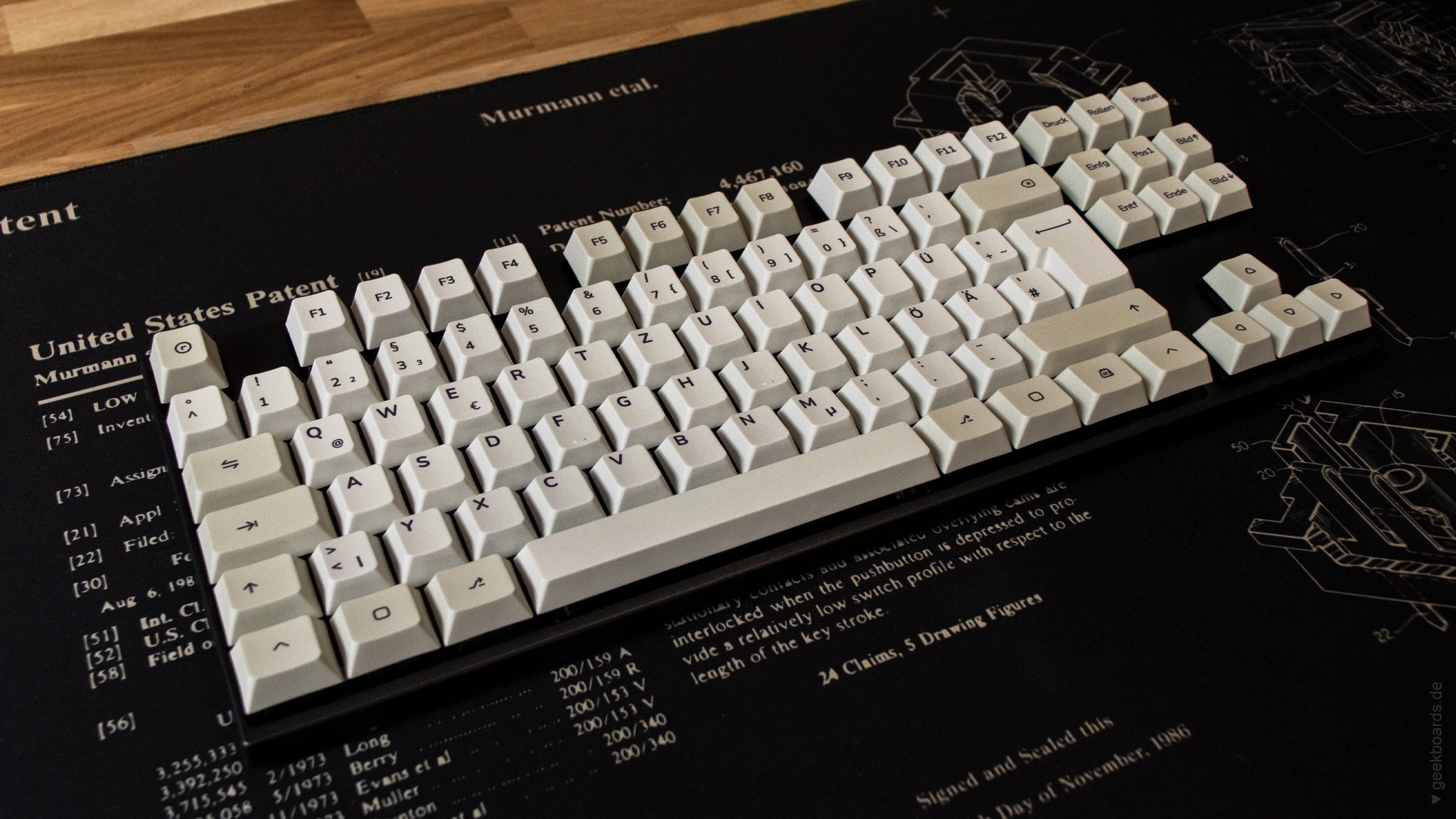 Keycap Set Geekboards Retro White ISO-DE